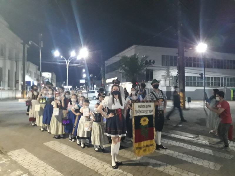 Sunnros Volkstanzgruppe no Encontro das Tradições Germânicas